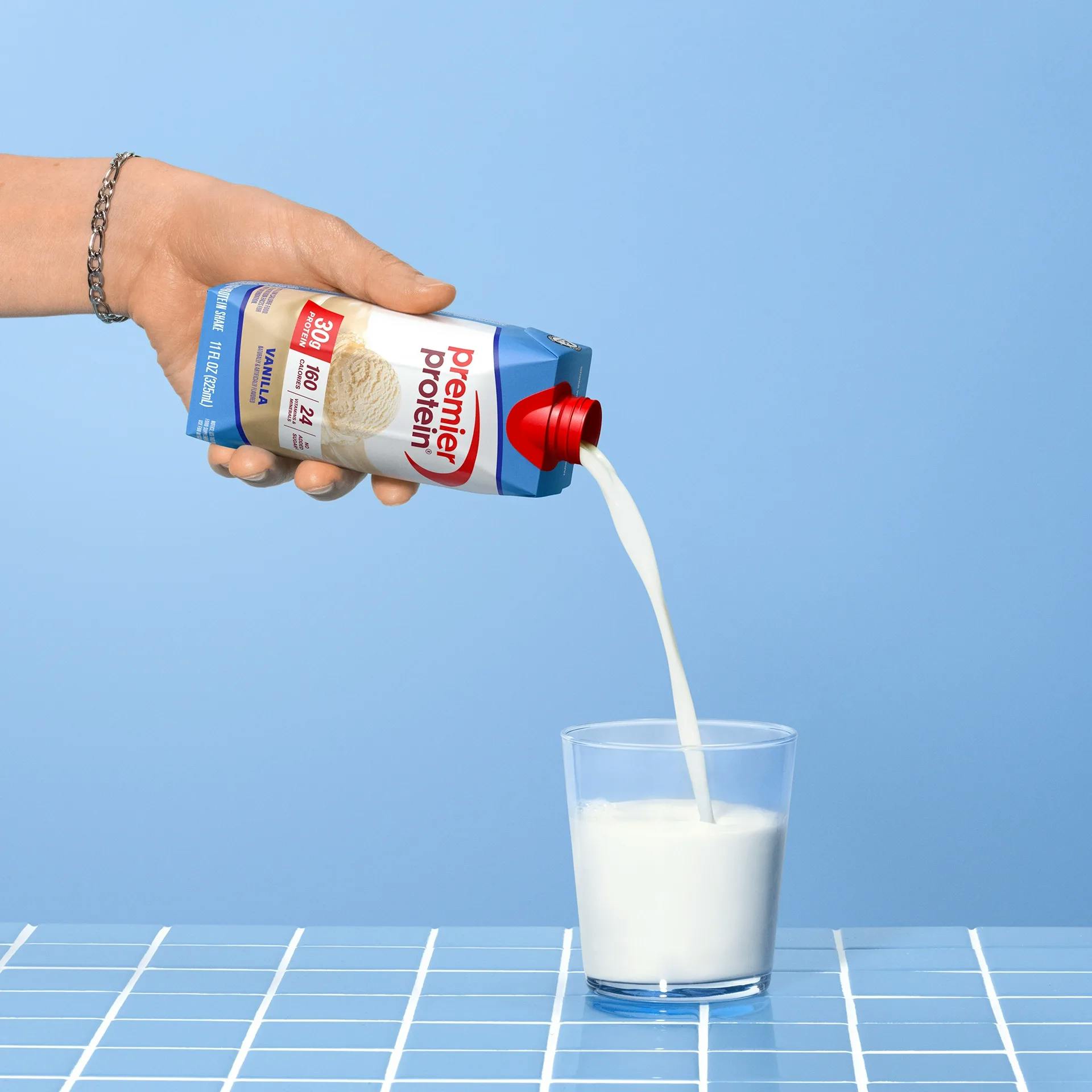 TETRA VAN HT Pouring Tetra Glass R3 RGB Protein Shake