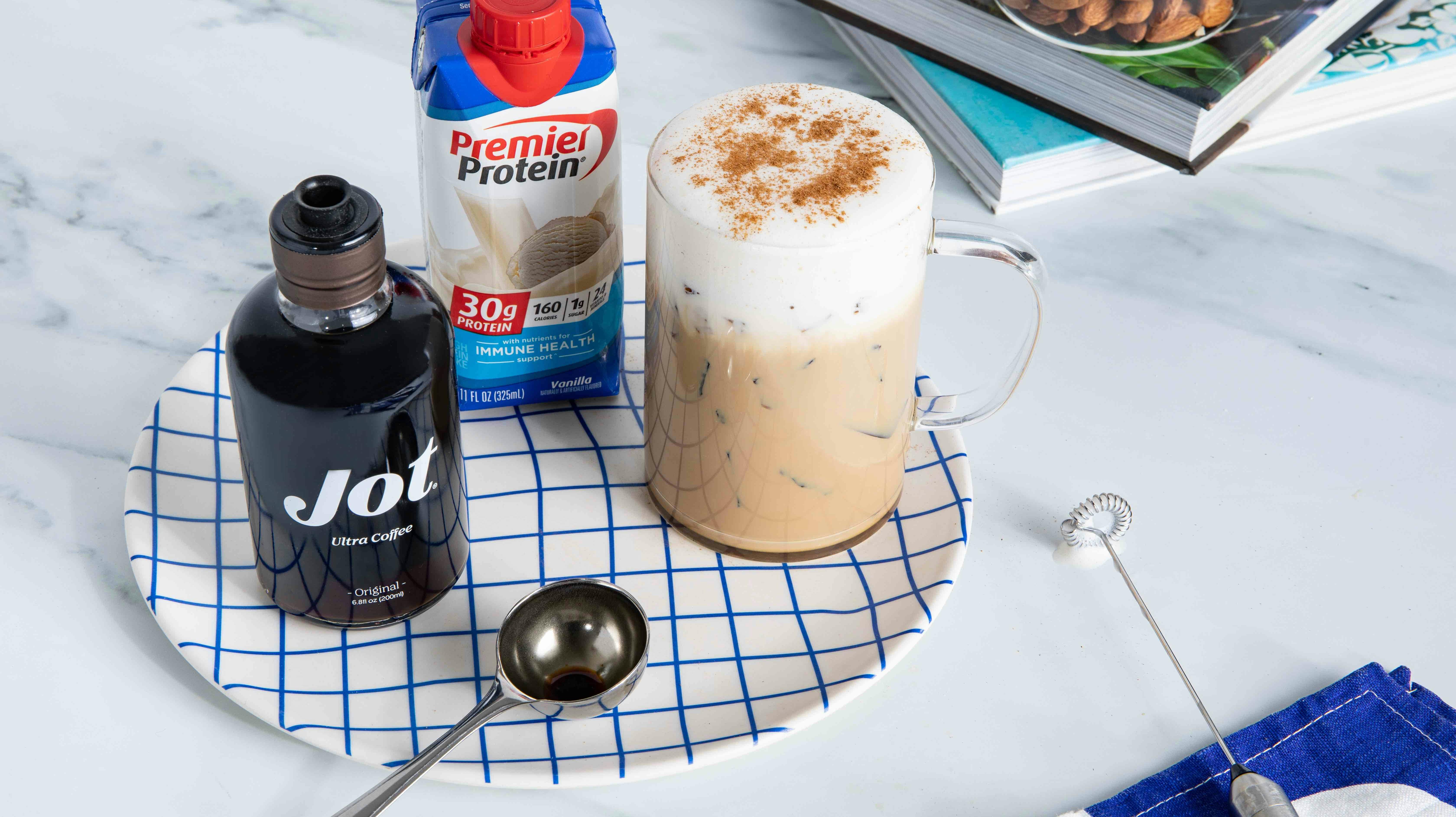 Recipe image for Iced Almond Cookie Vanilla Latte.