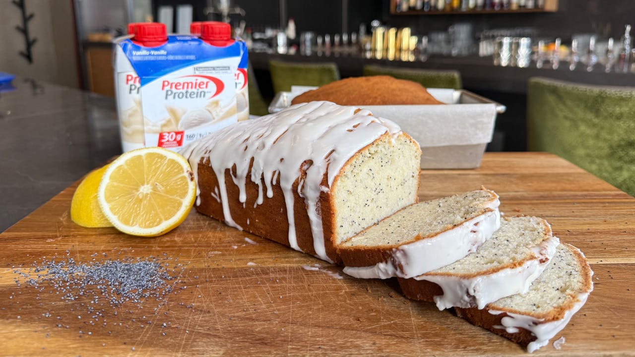 Recipe image for Pain vanille, citron et graines de pavot.
