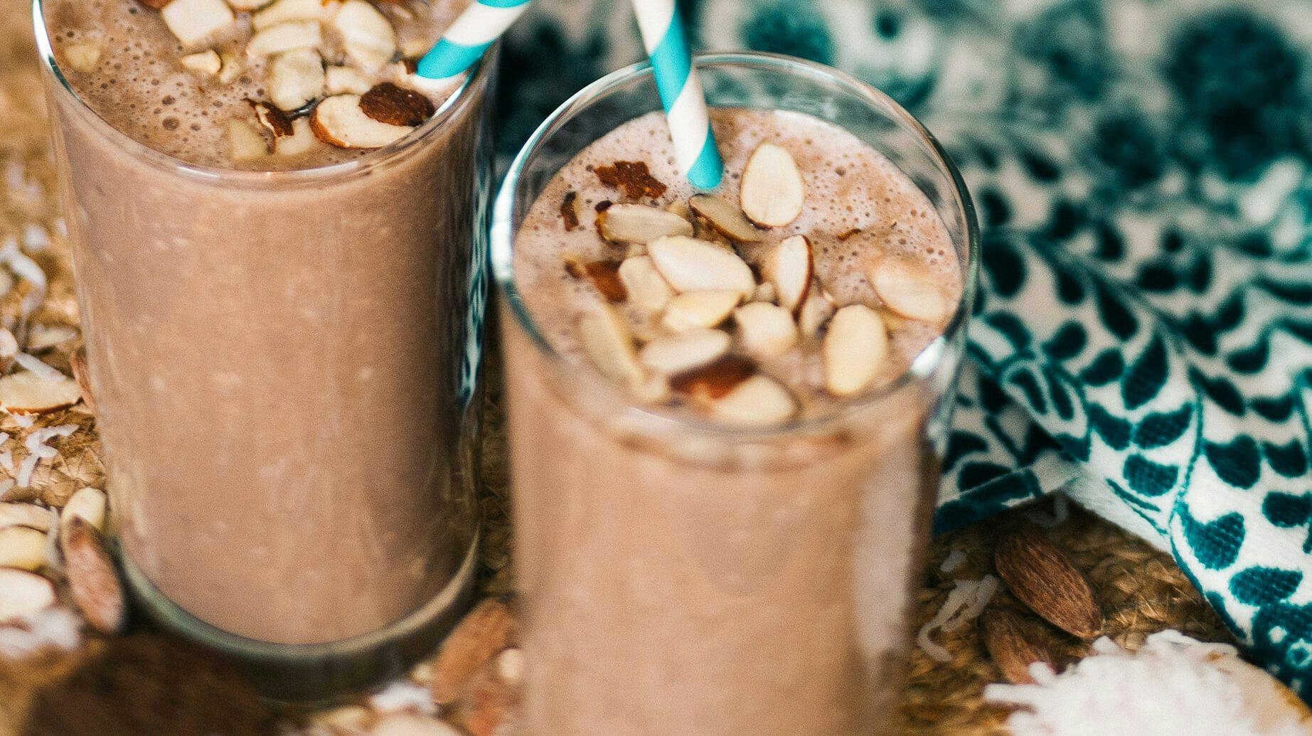 Recipe image for Smoothie étonnant aux amandes.